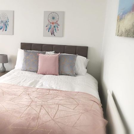 Parking, Smart Tv'S In All Rooms, Central Location 斯旺西 外观 照片