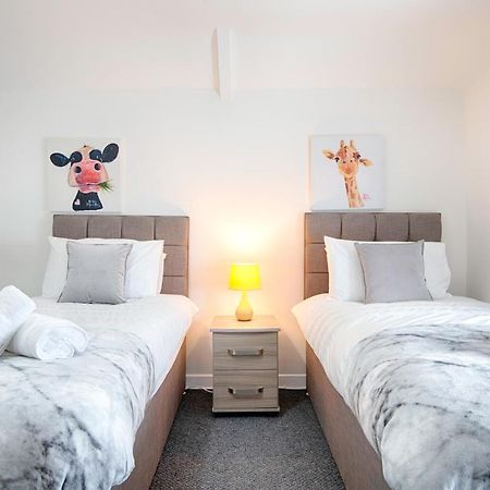 Parking, Smart Tv'S In All Rooms, Central Location 斯旺西 外观 照片
