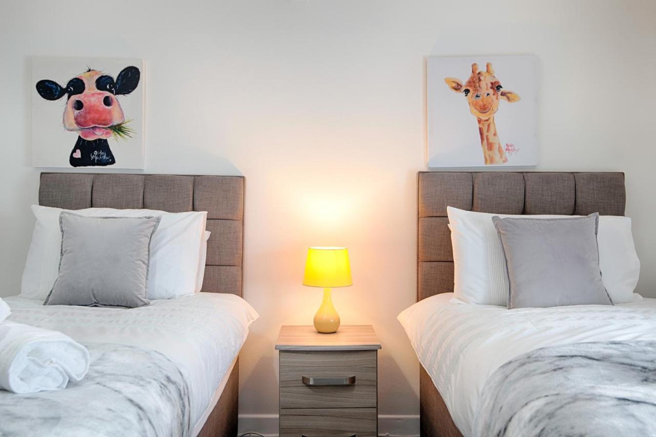 Parking, Smart Tv'S In All Rooms, Central Location 斯旺西 外观 照片