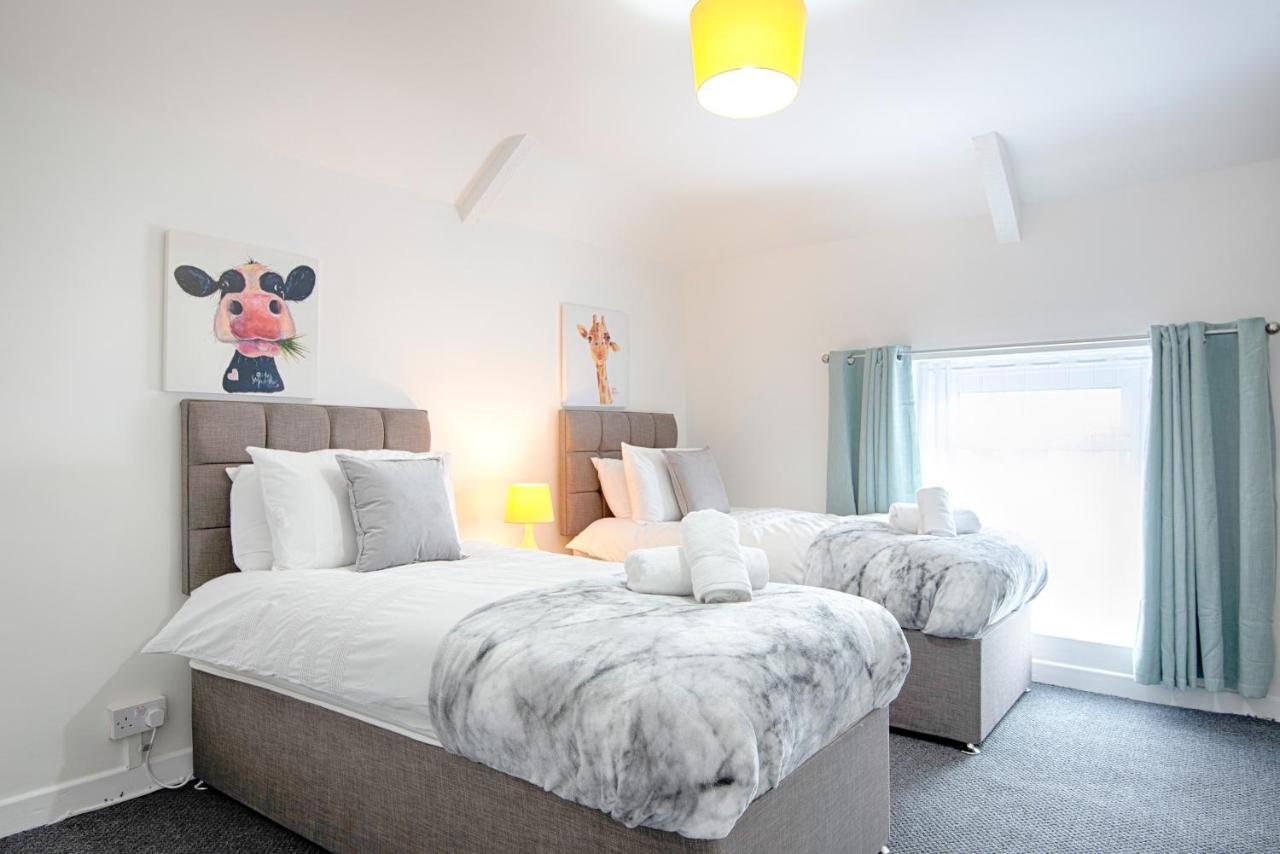 Parking, Smart Tv'S In All Rooms, Central Location 斯旺西 外观 照片